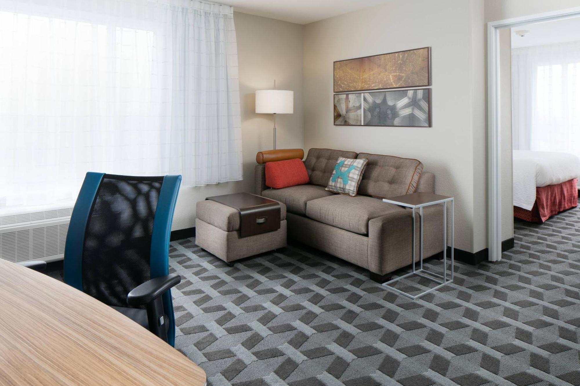 Towneplace Suites By Marriott Kansas City Airport Екстериор снимка