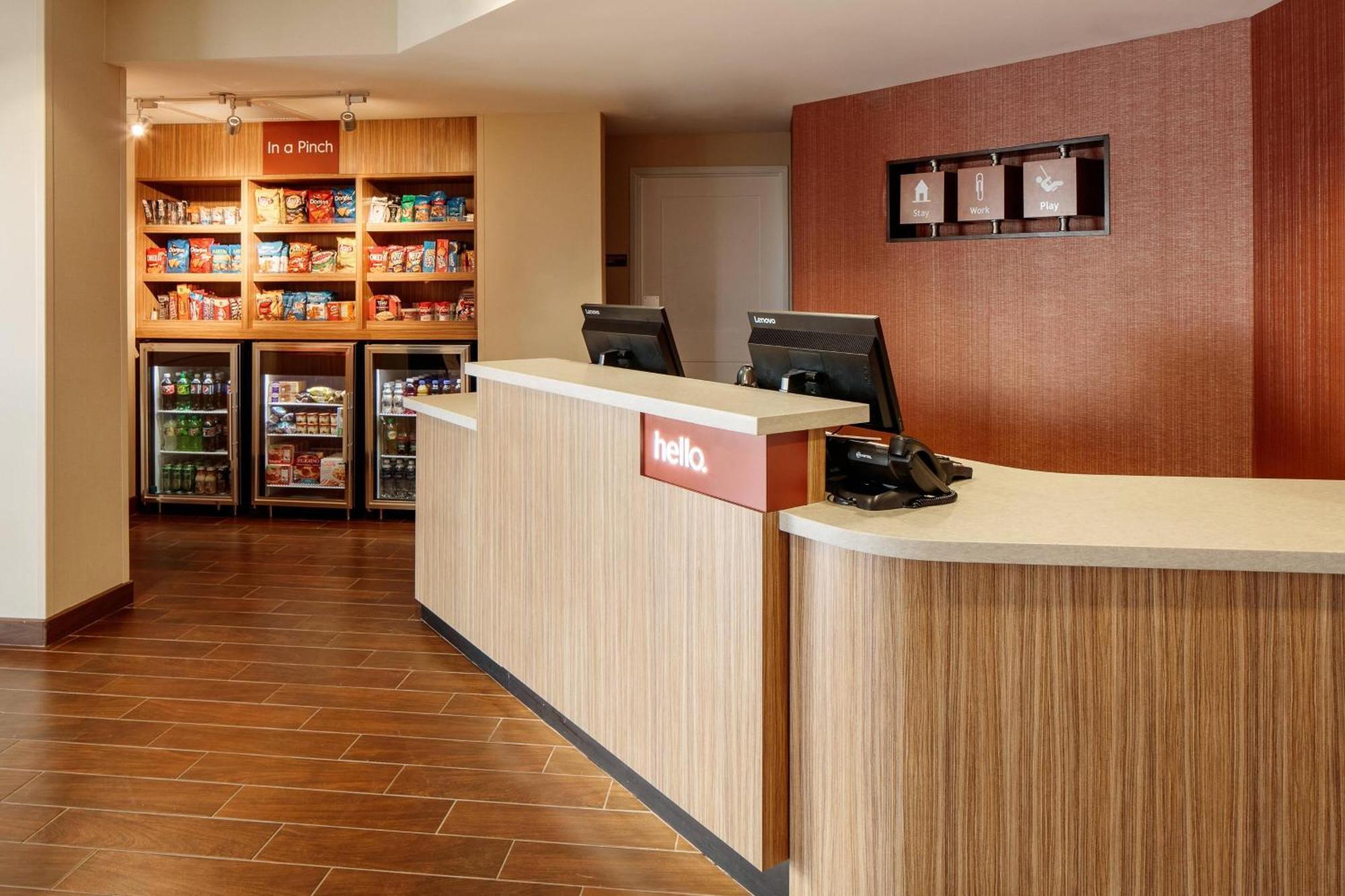 Towneplace Suites By Marriott Kansas City Airport Екстериор снимка