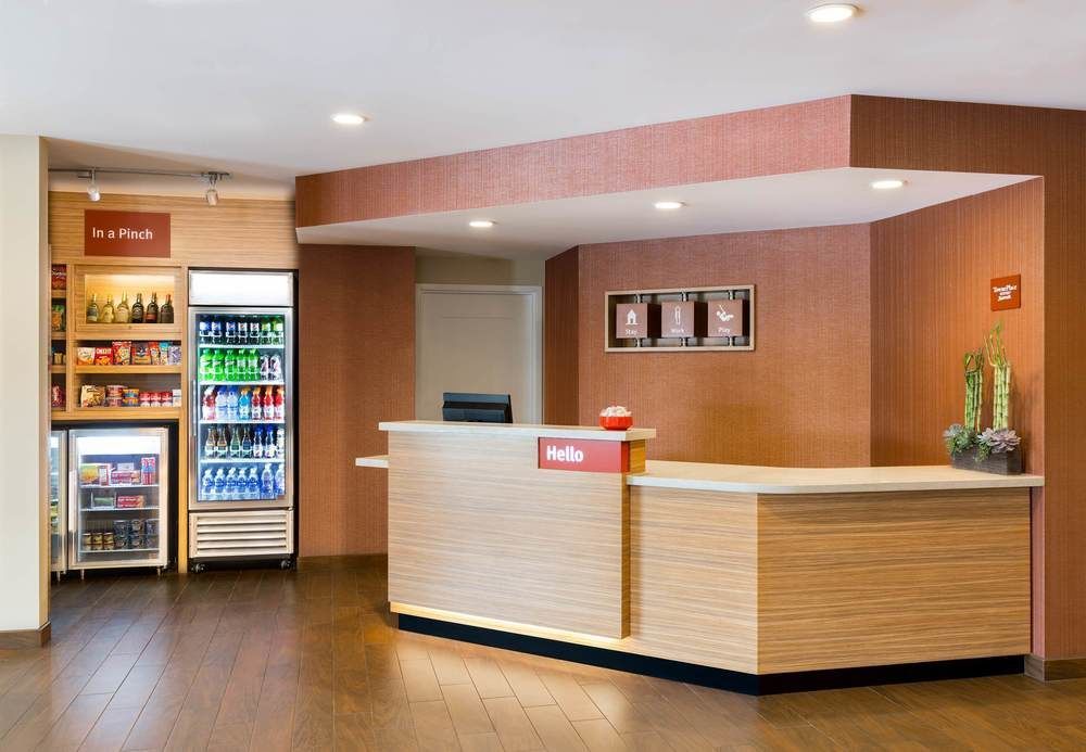 Towneplace Suites By Marriott Kansas City Airport Екстериор снимка