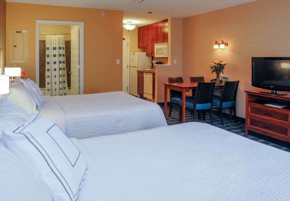 Towneplace Suites By Marriott Kansas City Airport Екстериор снимка